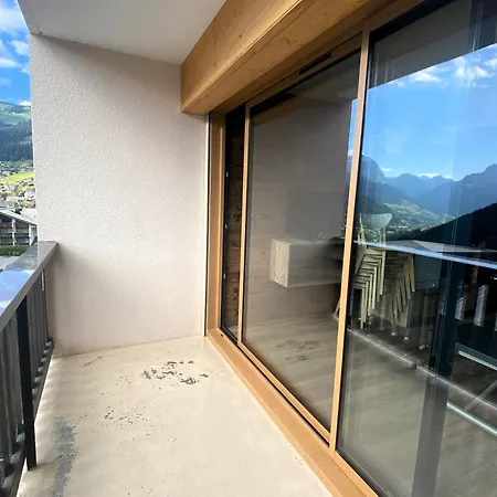 Avec Garage Et Cave A Skis Centre Châtel